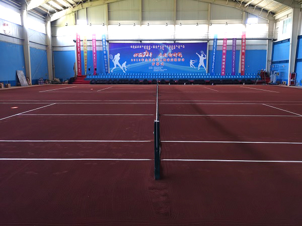 紅土網(wǎng)球場(chǎng)地專利特點(diǎn)