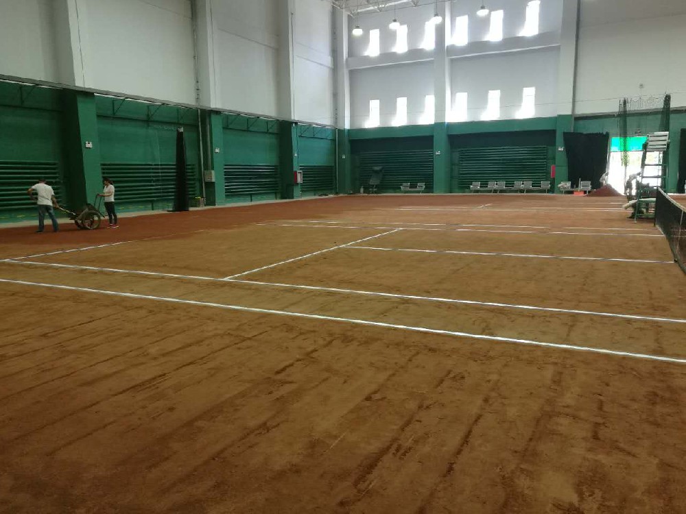 北方電力紅土網(wǎng)球場地維修前后案例分享