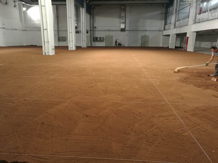 為什么說紅土場地維護難